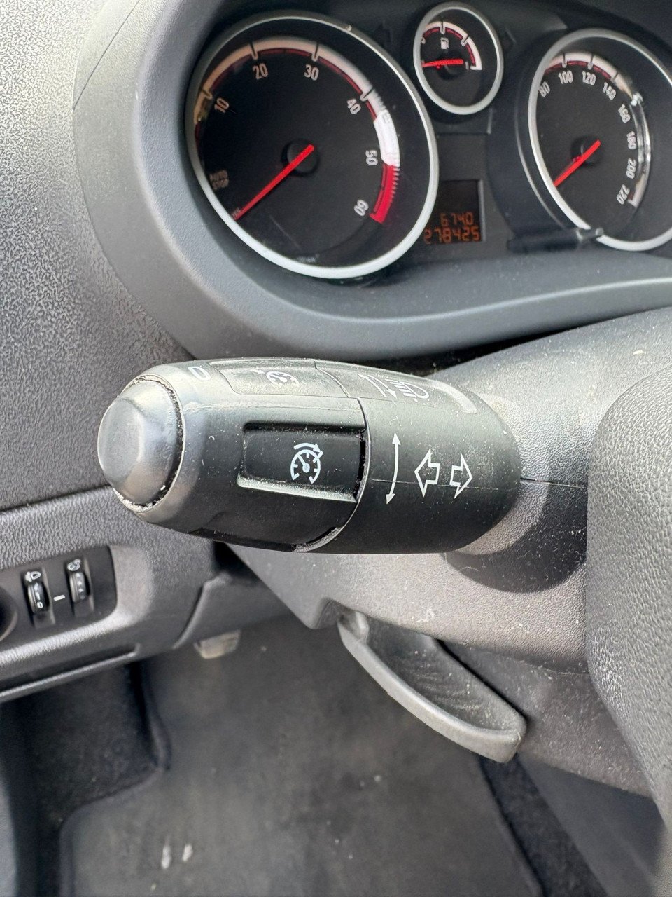 Opel corsa diesel bj 2013 2250 euro