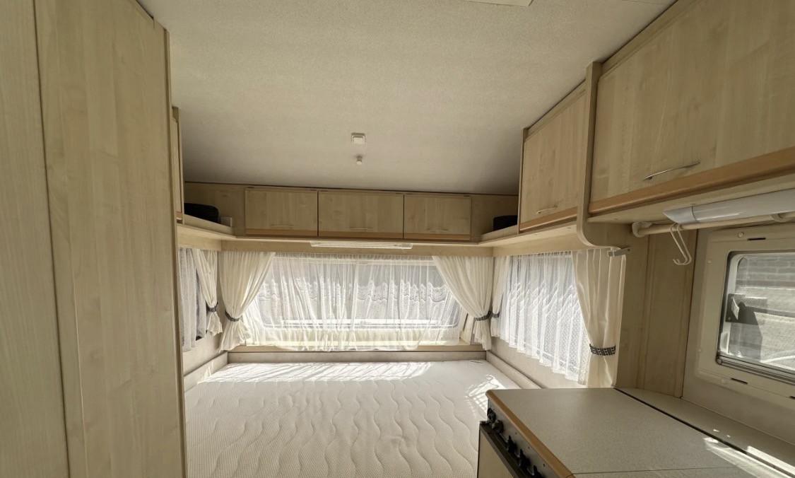 Chateau Caratt caravan