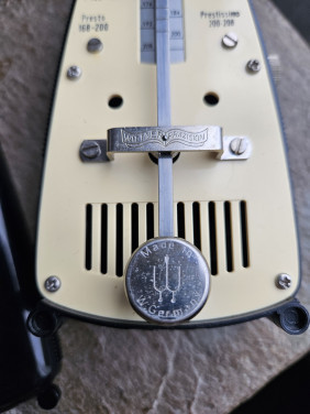 Leuk zwart vintage Metronoom /Taktell van het duitse merk Wittner...