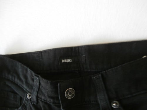 Nieuwe  Damesbroek  Kleur Zwart  Merk  ANGELS  voor  € 9,95