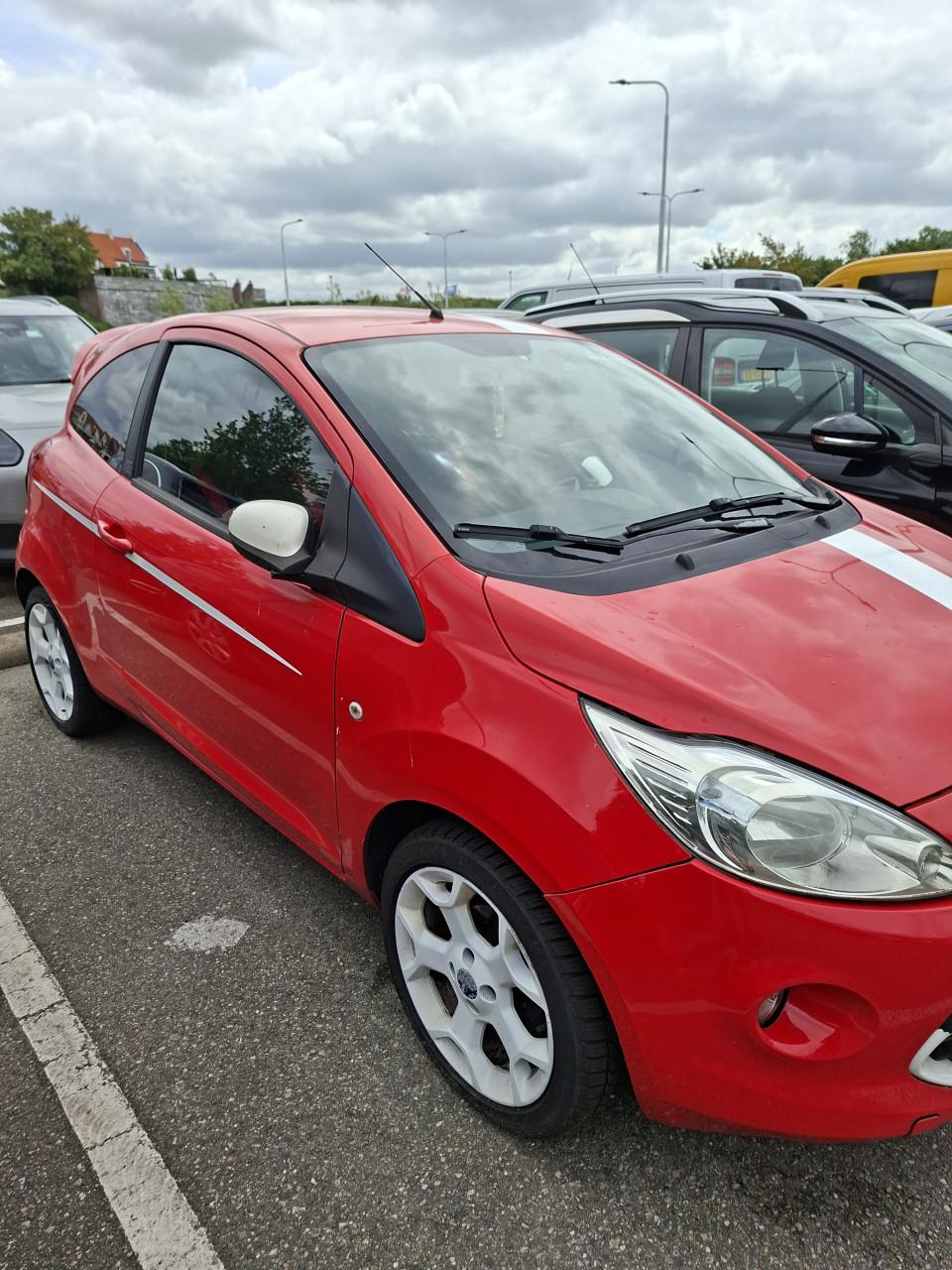 Ford ka Garage goed onderhouden.