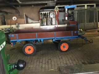 Kleine paardenwagen/aanhanger met bok