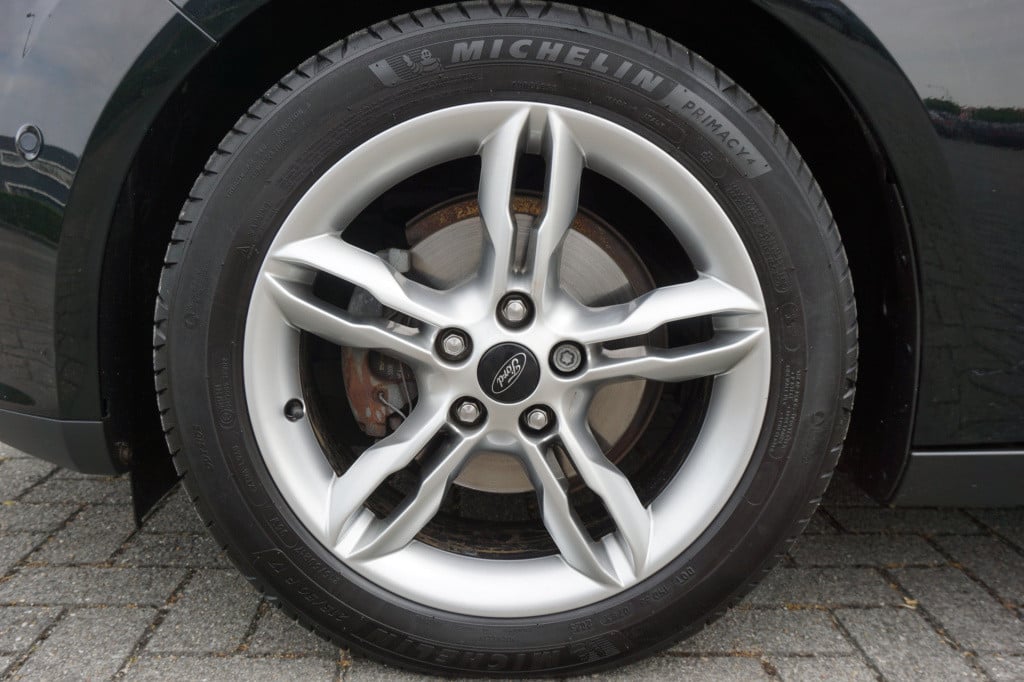 Ford Focus wagon 1.0 ecoboost lease titanium climate / navi / cruise / elek