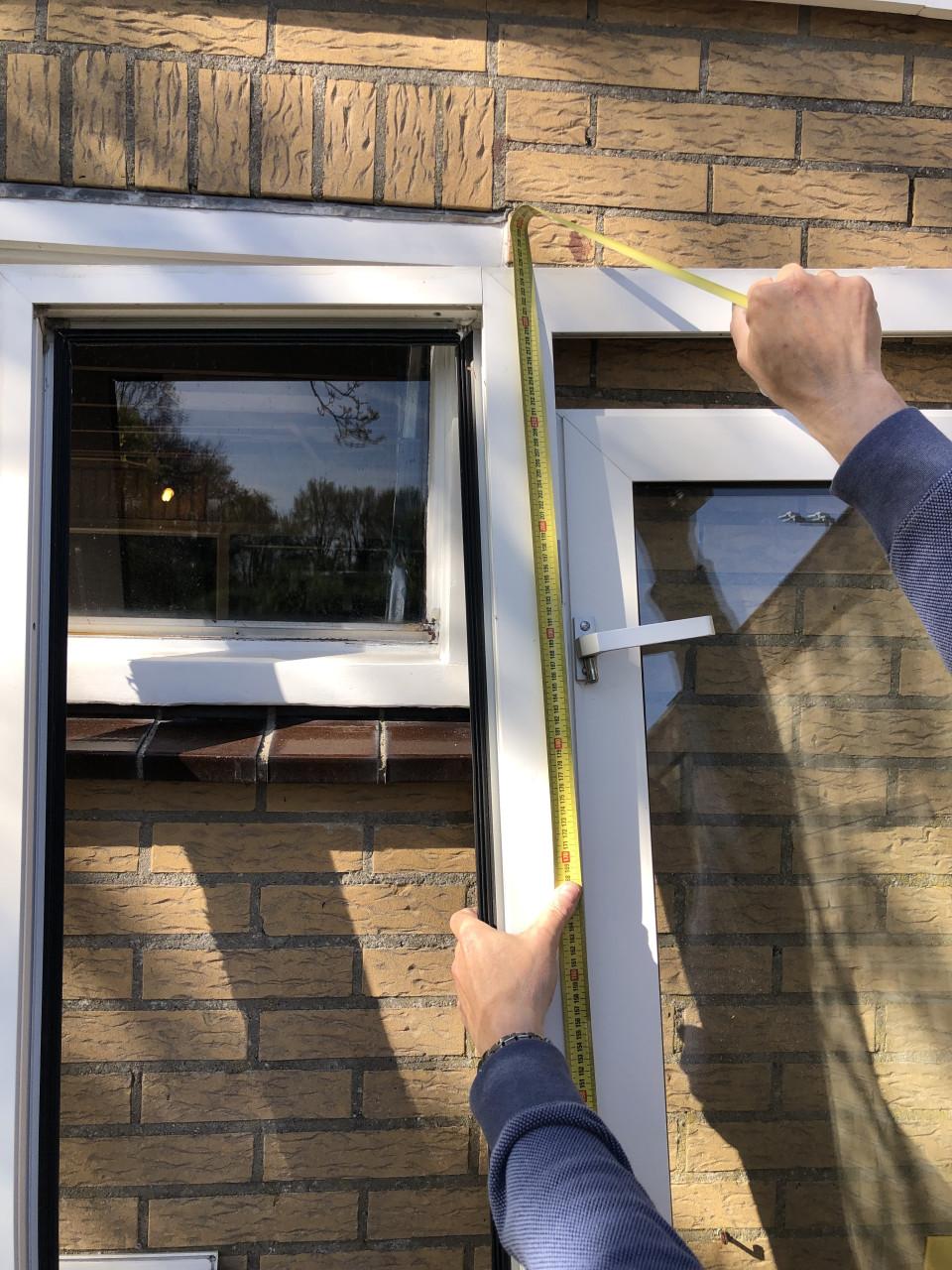 Aluminium deurkozijn en Kunststof kozijn met draai/kiep raam