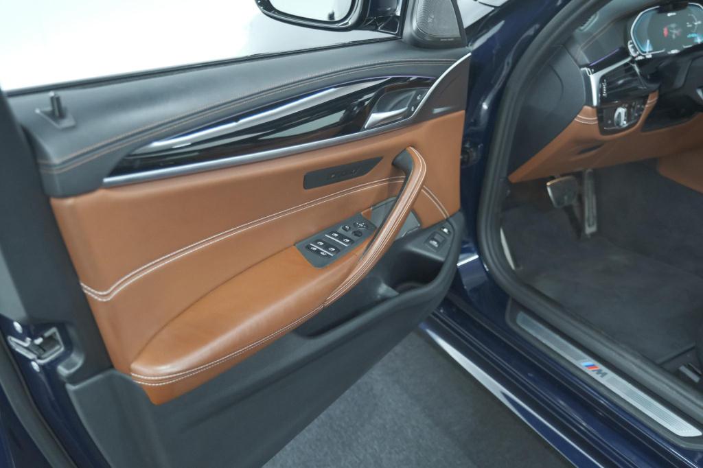 BMW 5 Serie 545e xdrive business edition plus | m sportpakket | driving ass