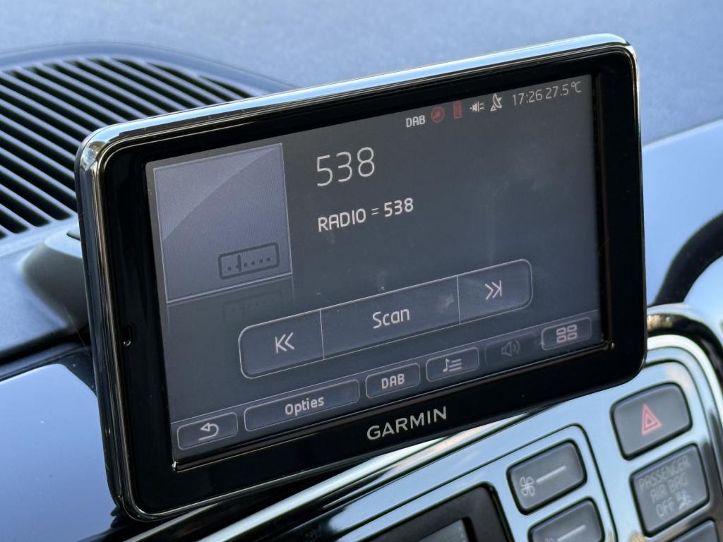 Volkswagen E-up! | pano | stoelverwarming | voorruitverwarming | cruise | d