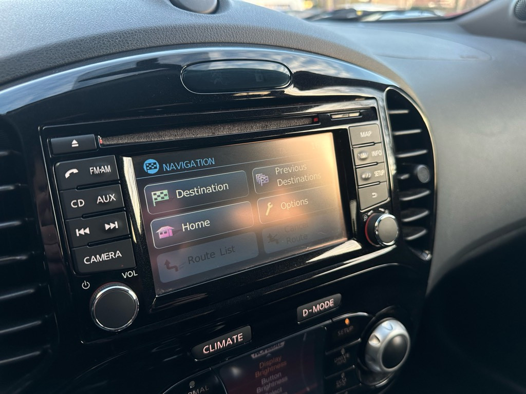 Nissan Juke 1.6 connect ed. cruise control / camera / climate