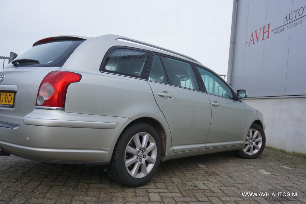 Toyota Avensis wagon 2.0 d-4d-f luna