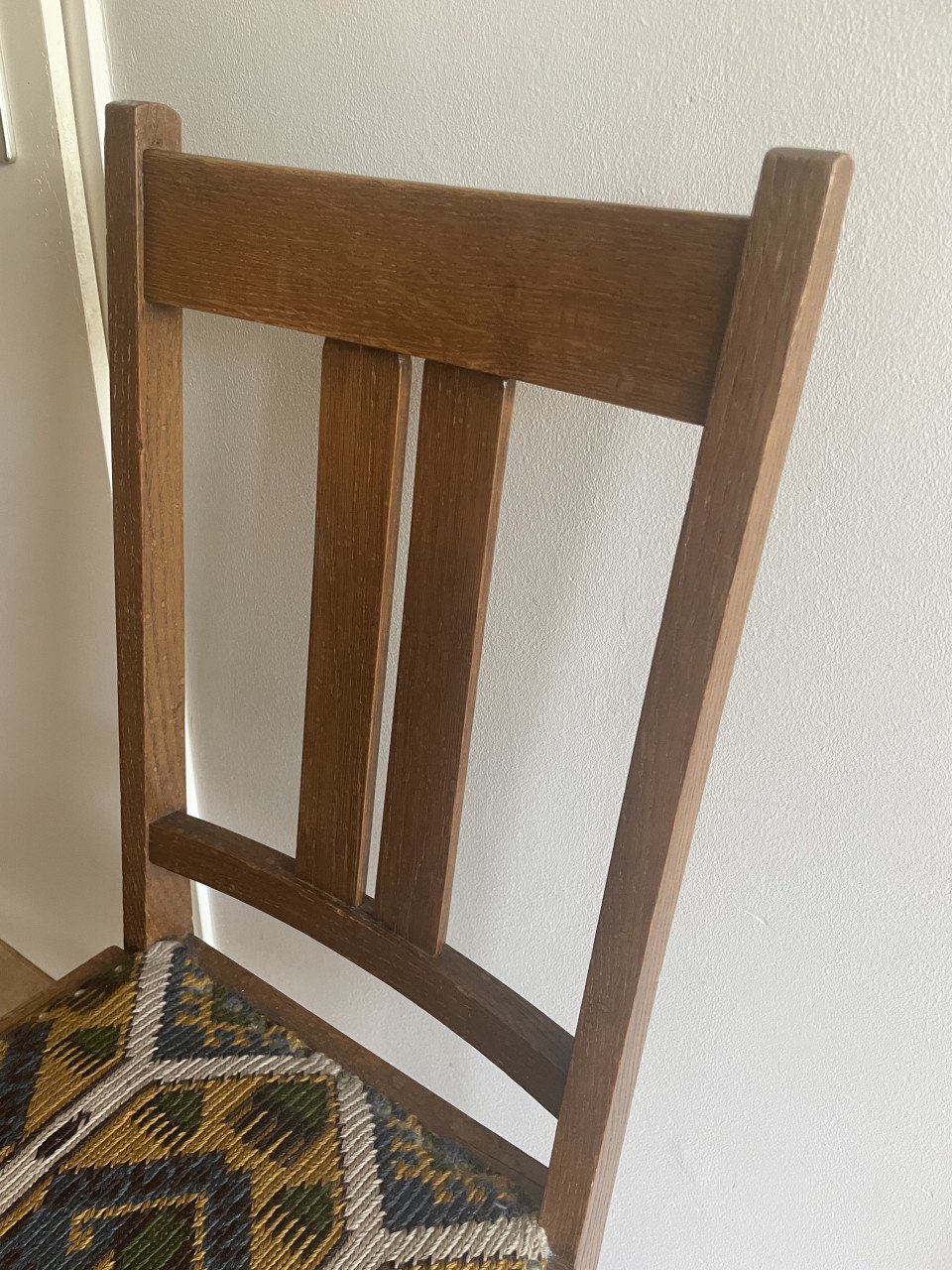 Authentiek houten stoel