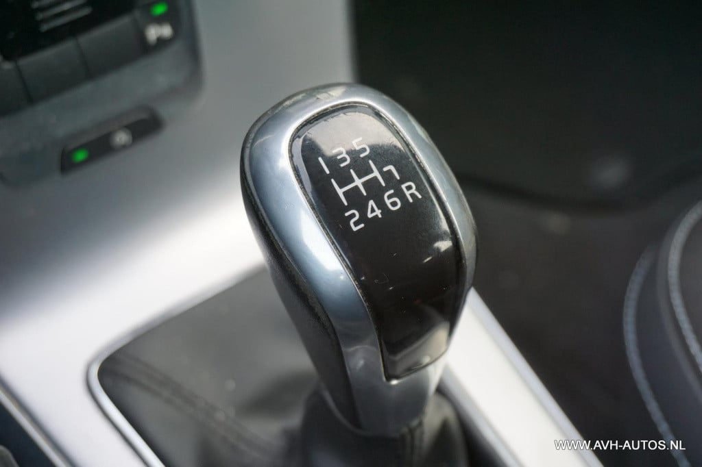 Volvo V40 2.0 d2 summum business