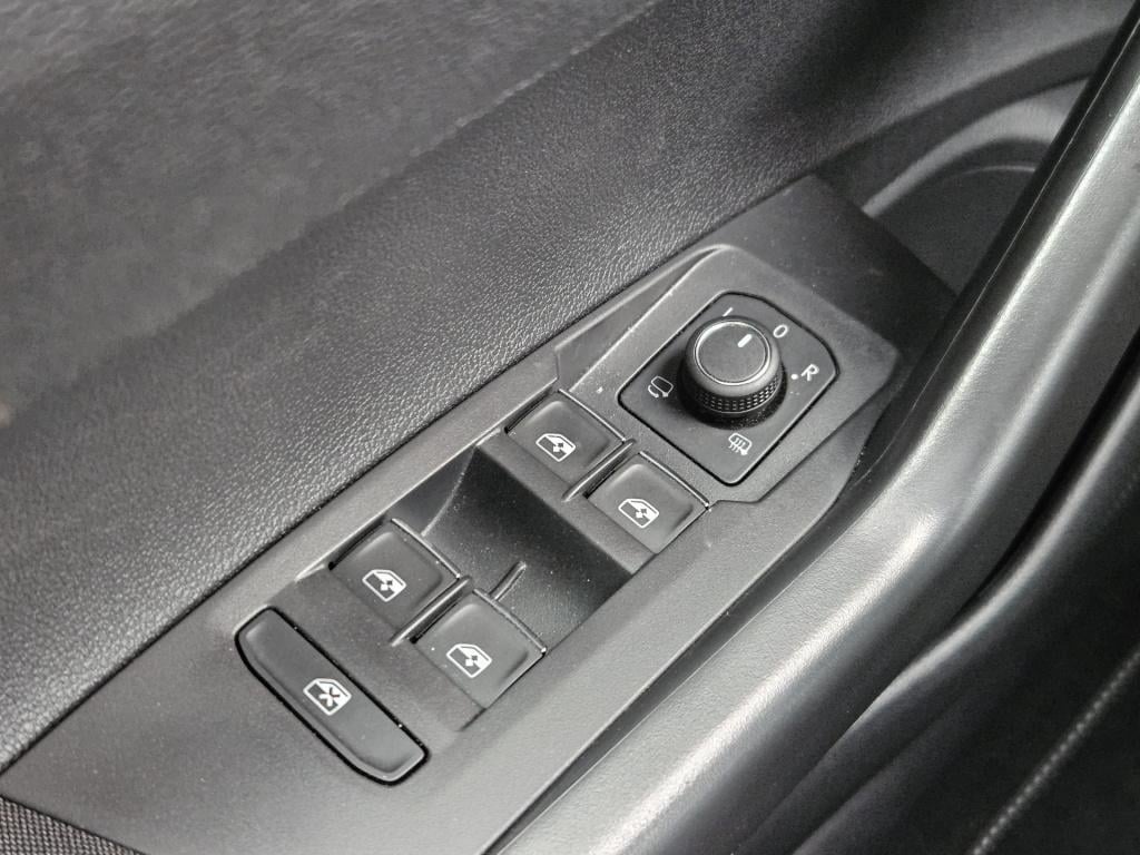 Volkswagen Taigo 1.5 tsi r-line | camera | carplay