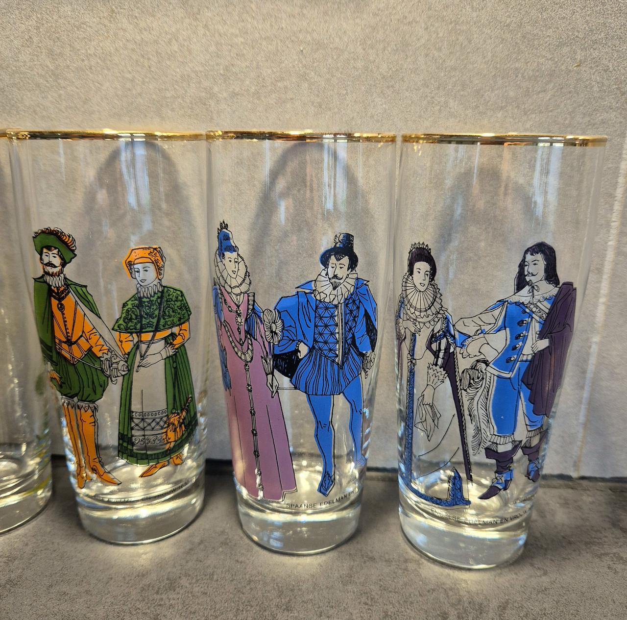 Bierglazen vintage complete set