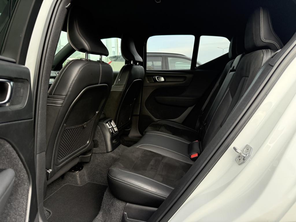 Volvo XC40 t5 262pk recharge r-design| adap.cruise| trekhaak| camera| elek.