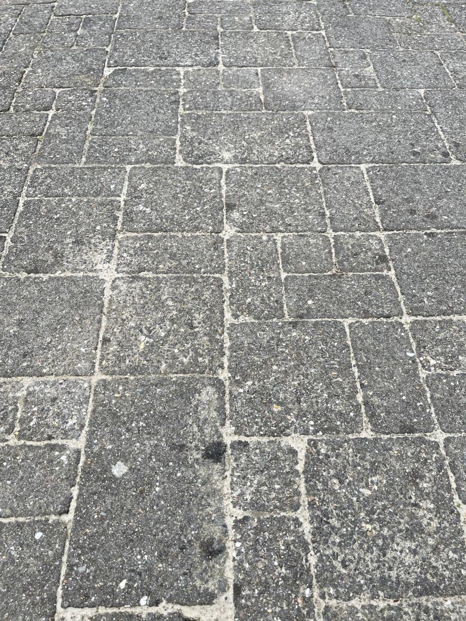 Gratis op te halen: ca. 100 m2 bestrating