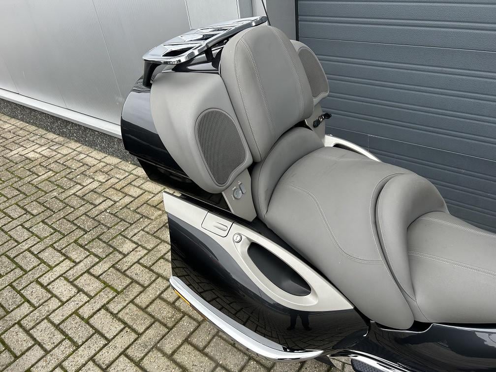 Als nieuw zijnde BMW K1200LT uit 2005 met slecht 23164km!! €5750,-