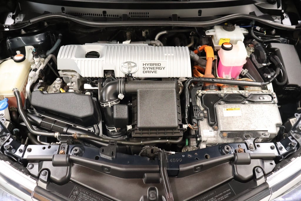 Toyota Auris 1.8 hybrid lease