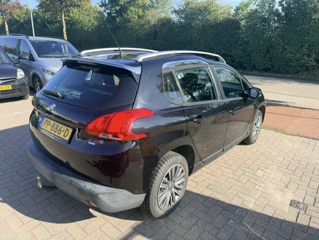 Peugeot 2008 1.2 puretech urban cross