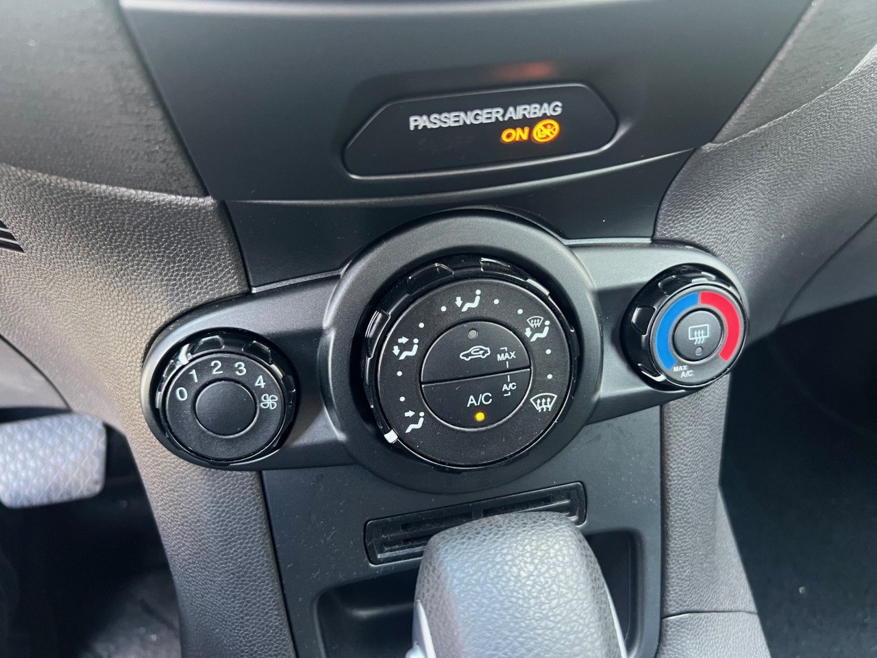 Keurige Ford Fiesta uit 2014 met slechts 58.000 km, Automaat!!