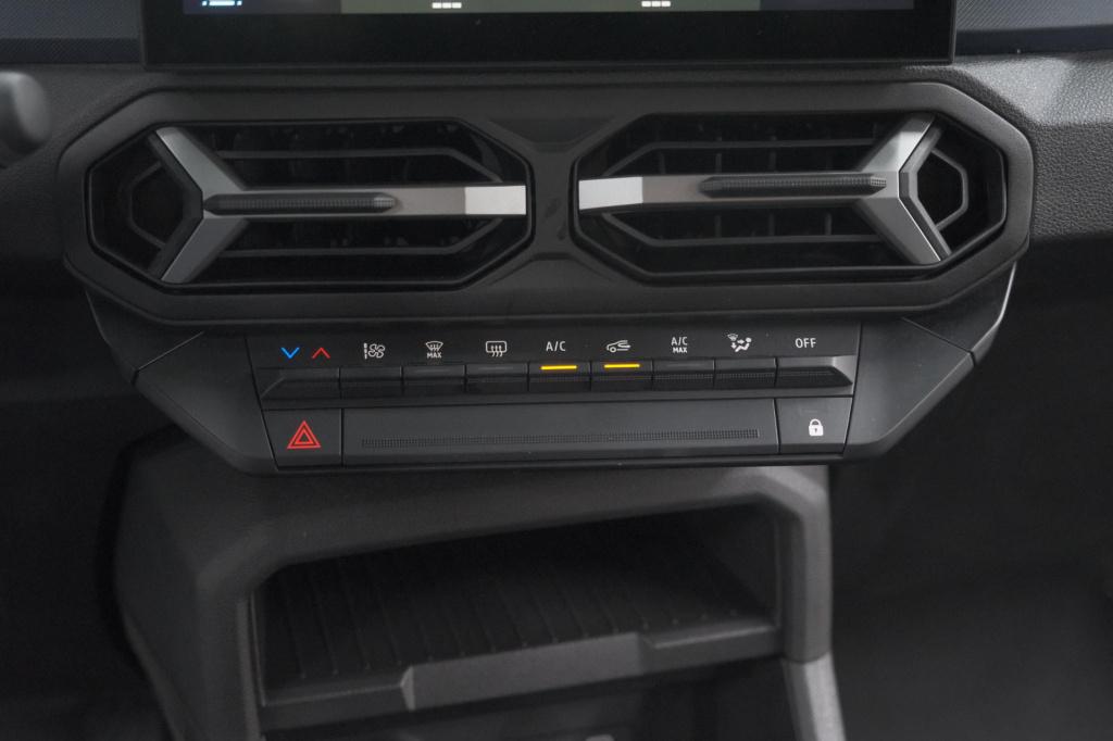 Dacia Duster mild hybrid 130 expression | camera | stoelverwarming | apple 