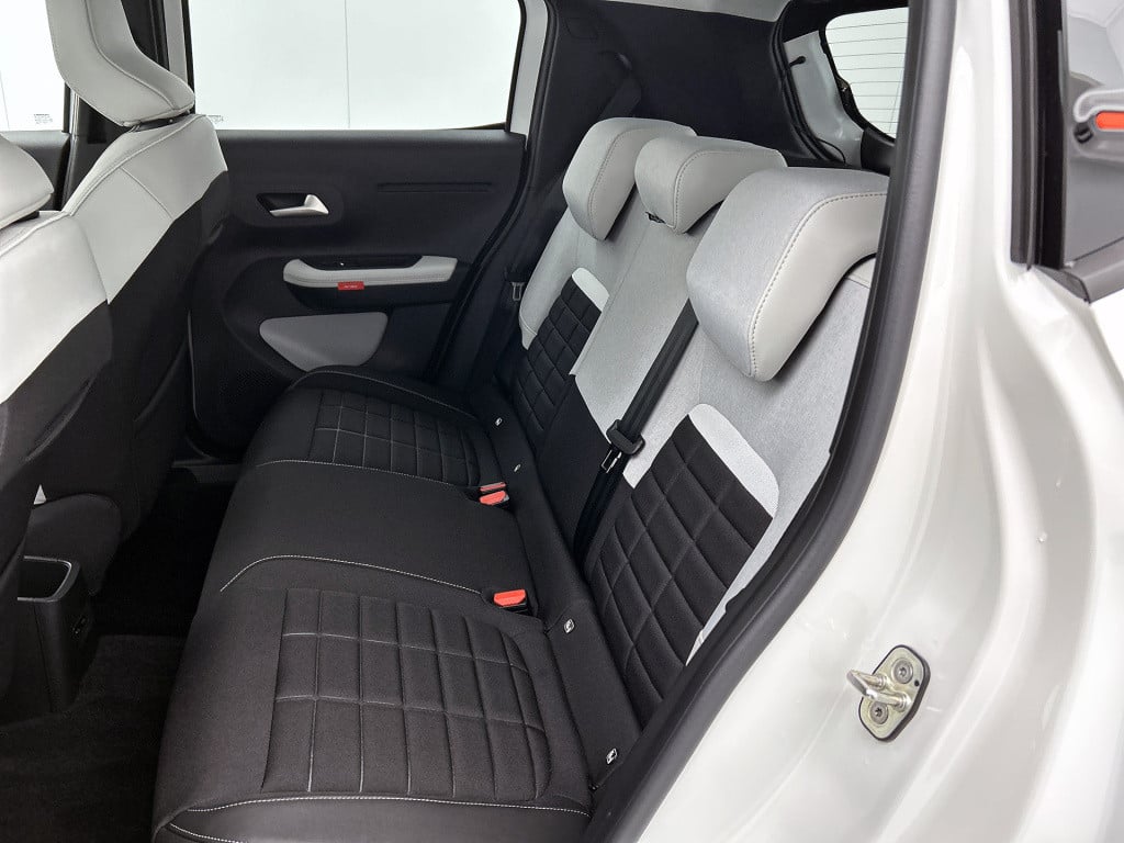 Citroen C3 turbo 100pk max | achteruitrijcamera | comfort seats | 17" lmv |