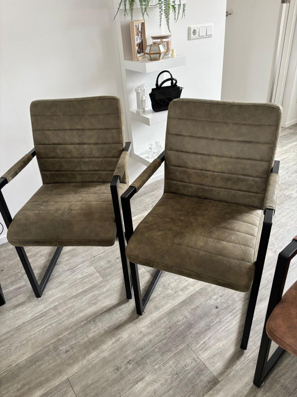 Eetkamer stoelen, bijna nieuw