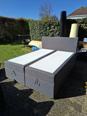Boxspringbedden. In zeer goede en nette staat. 160 x 200