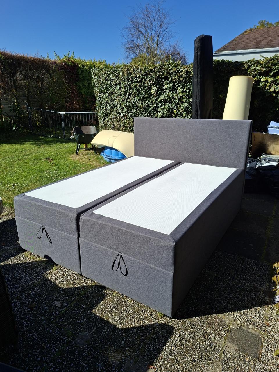 Boxspringbedden. In zeer goede en nette staat. 160 x 200