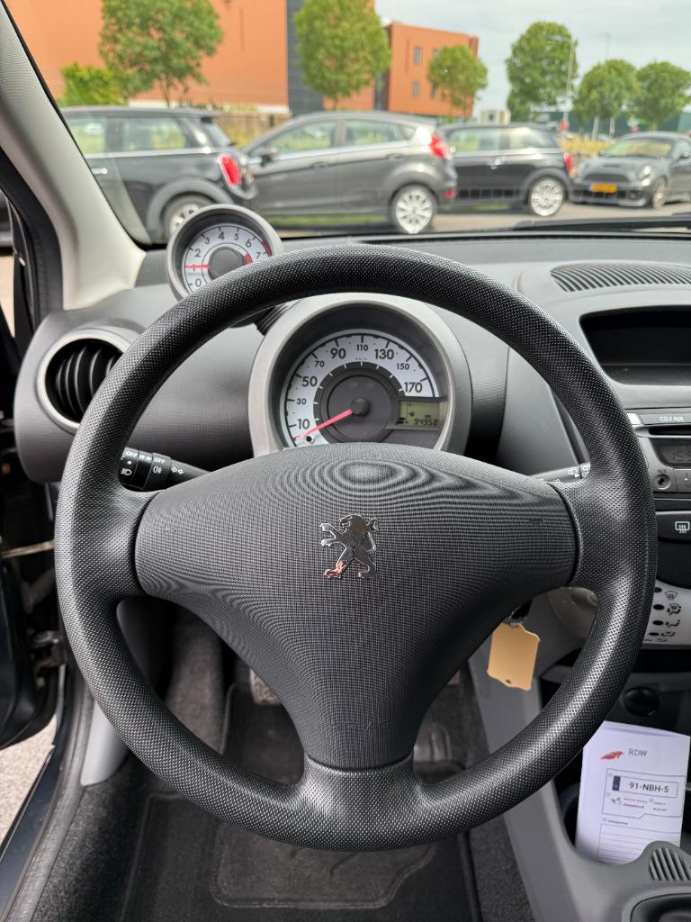 Peugeot 107 1.0-12v xs - 5drs - airco