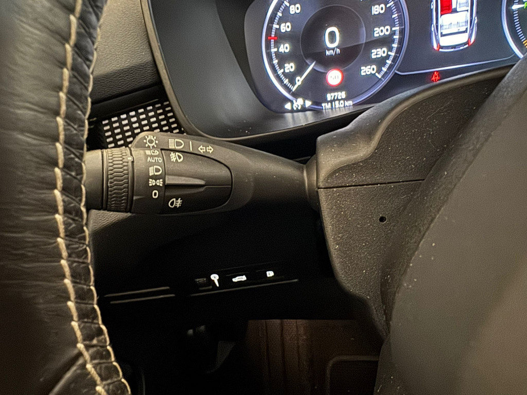 Volvo XC40 1.5 t5 twin engine r-design