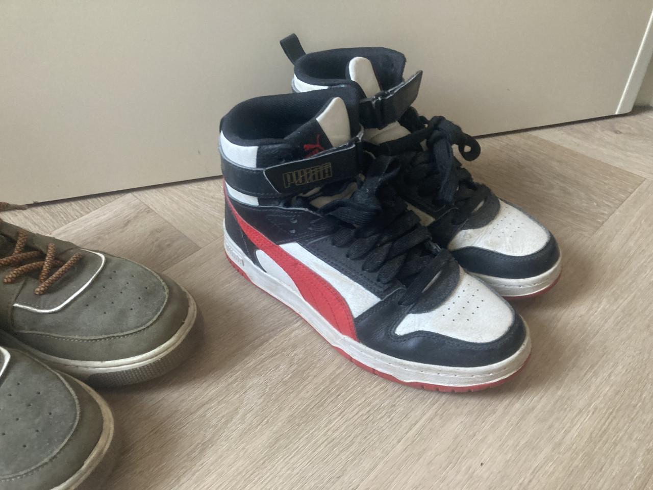 Gratis 2 paar jongens Schoenen maat 38