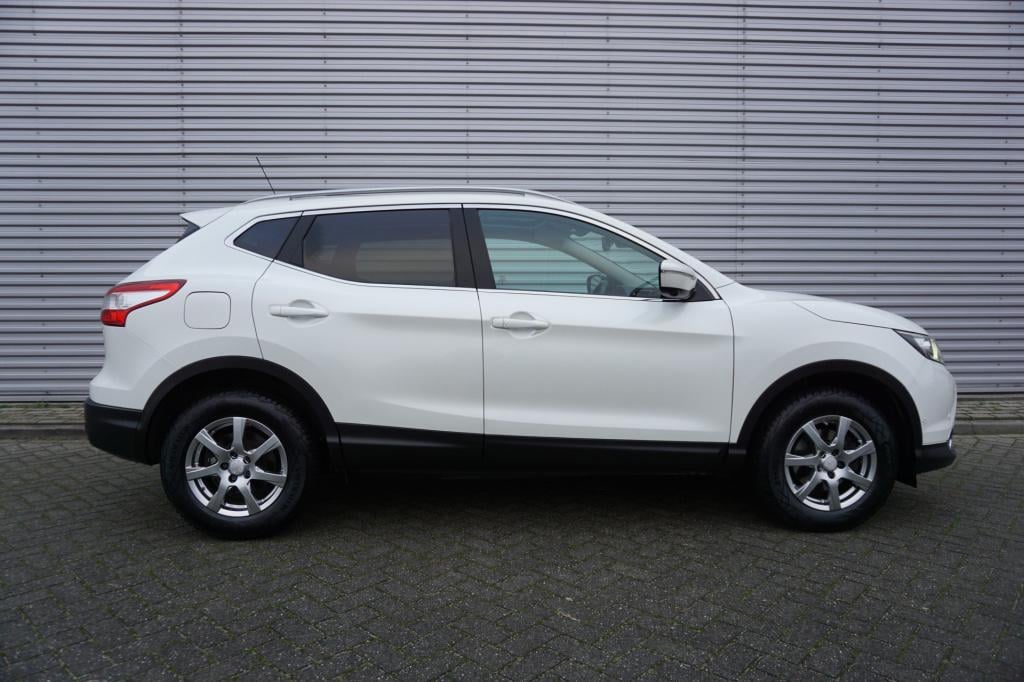 Nissan Qashqai 1.2 premier edition climate / navi / camera / dab / cruise /
