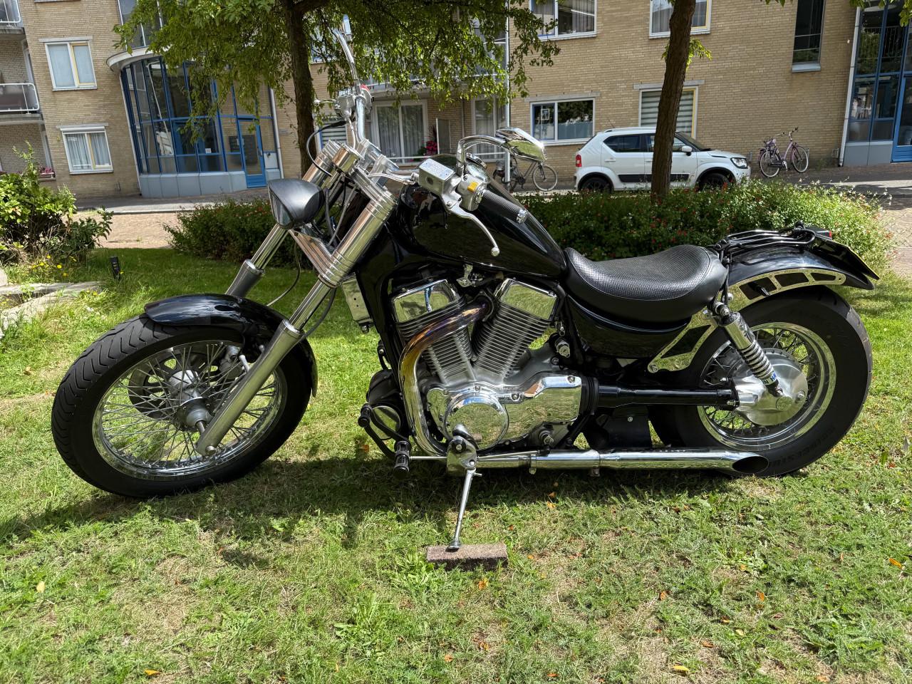 Suzuki Intruder vs1400