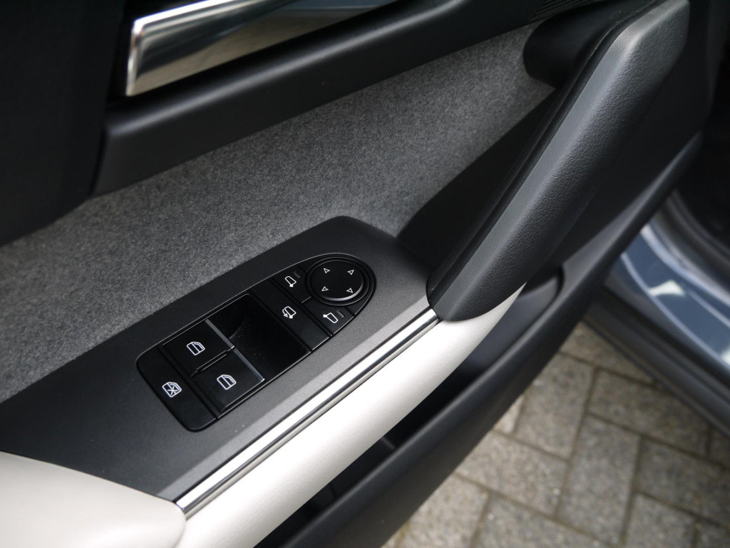 Mazda Mx-30 e-skyactiv ev 145 exclusive-line 36 kwh