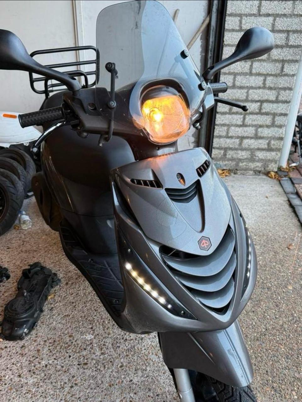 Piaggio zip 4t