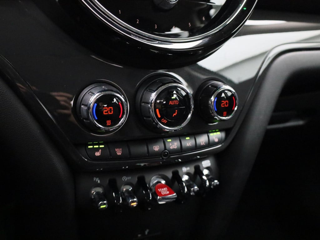 Mini Countryman 1.5 cooper business edition | automaat | lage km stand | ac