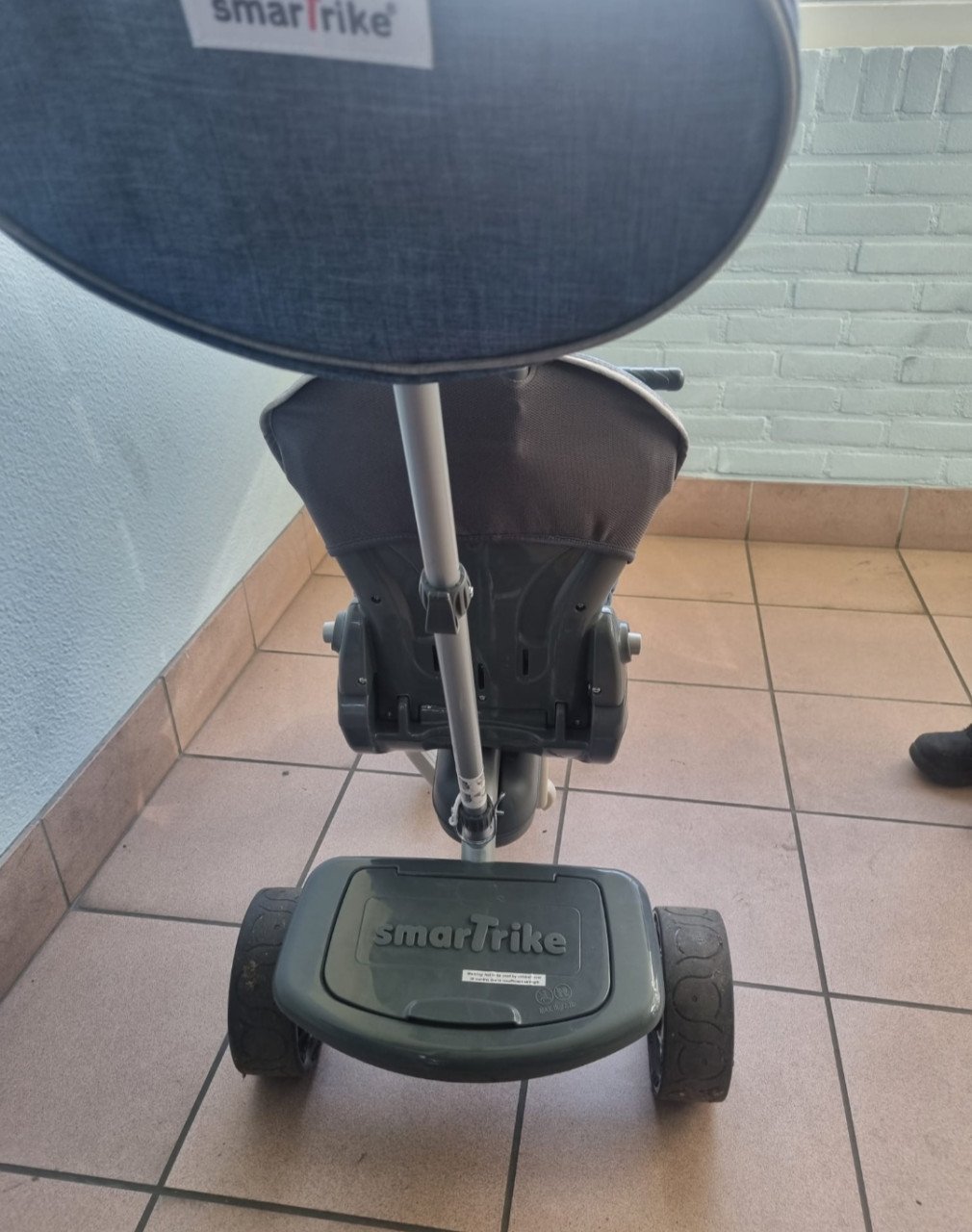 Prachtige blauwe SmarTrike driewieler, Smart Trike, duwstang. ZGAN!