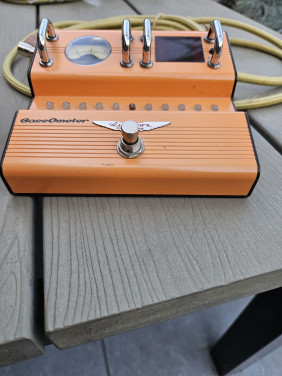 Werkende Ashdown BassOmeter voor bas/gitaar met de iconische VU-meter...