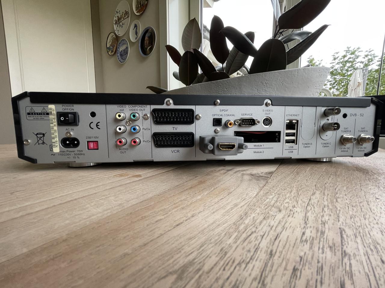 Te koop: Dreambox DM-8000 HD PRV