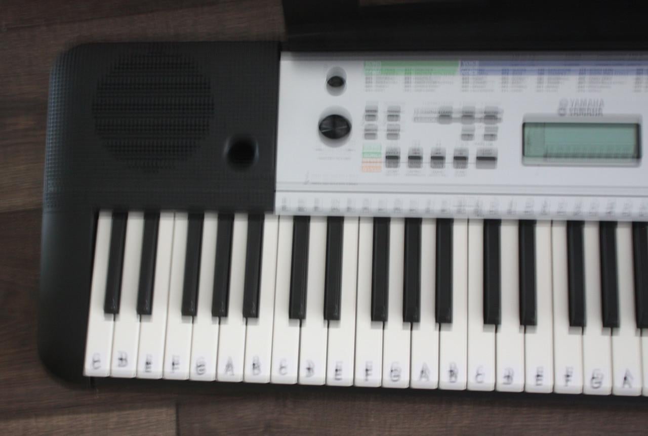 Yamaha YPT-255-Portable Keyboard