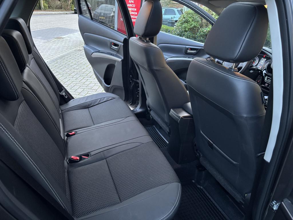 Suzuki Sx4 S-cross style 1.4 boosterjet smart hybrid