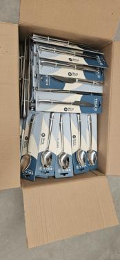 Bestek nieuw - 64 lepelsets + 40 messensets