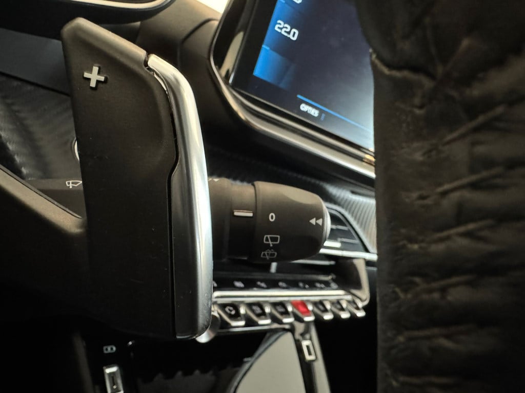 Peugeot 2008 1.2 puretech allure pack