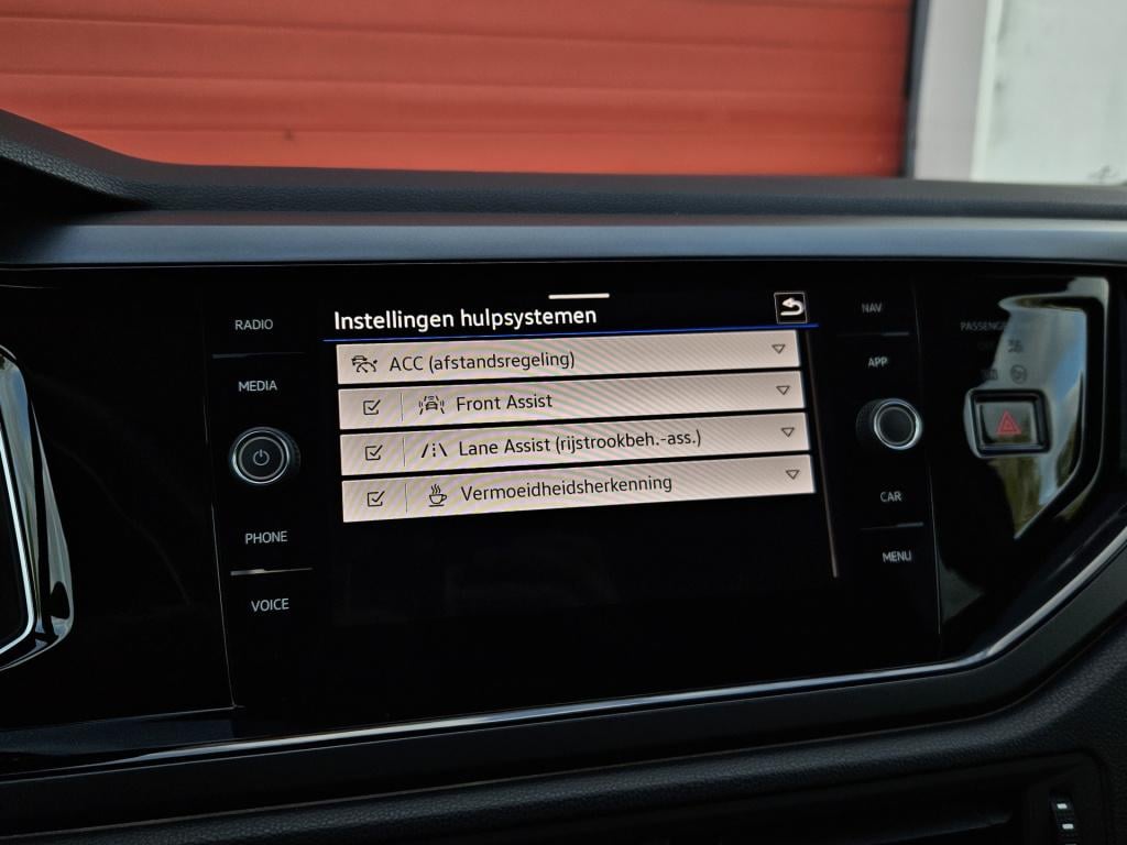 Volkswagen Taigo 1.0 tsi r-line | carplay | camera | rijklaar inclusief 1 j