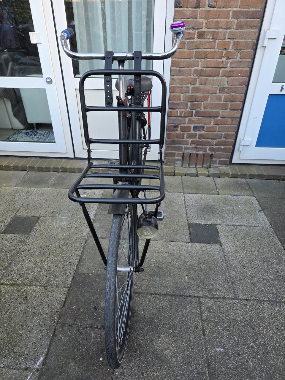 Dames fiets met voordrager 28 inch-trap rem achter-Fr.maat 56cm