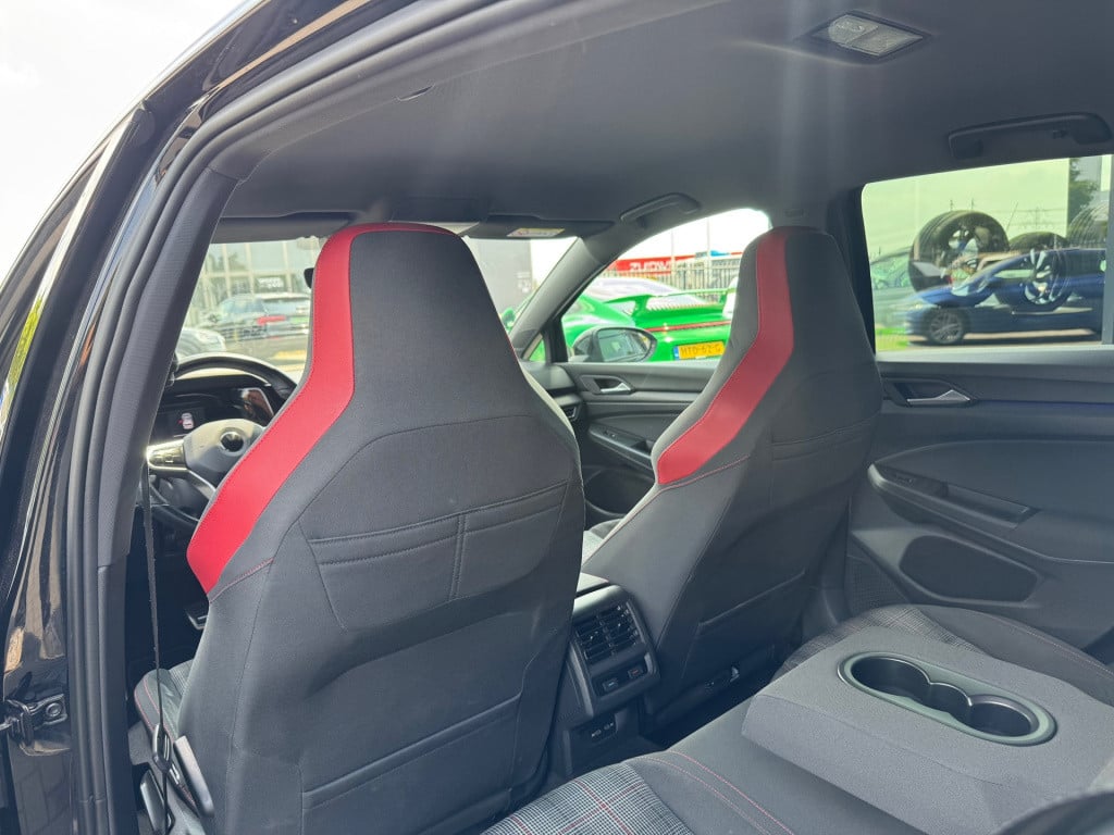 Volkswagen Golf 2.0 tsi gti * camera * stoel + stuur verwarming * carplay