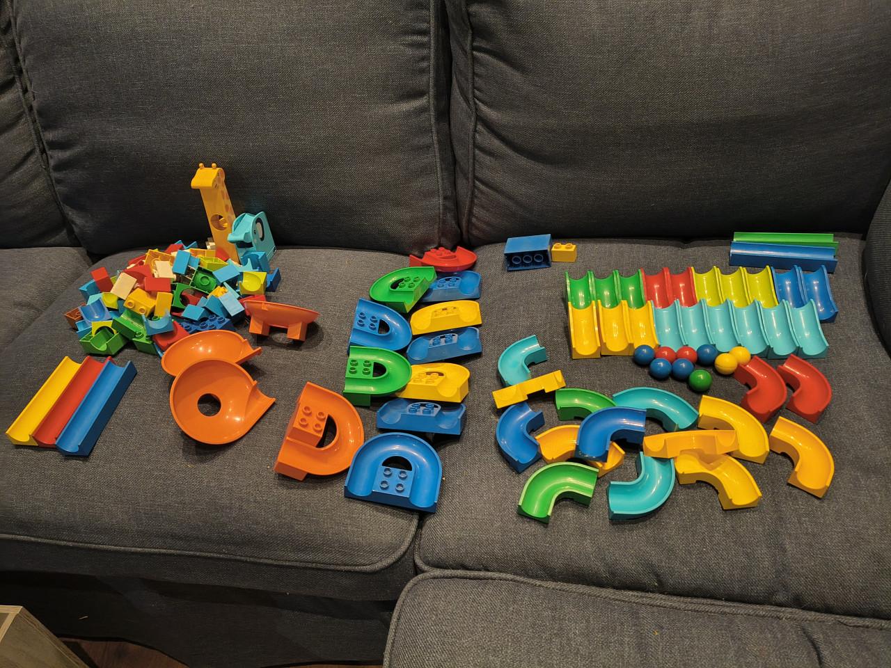 Heel veel duplo en hubelino knikkerbaan