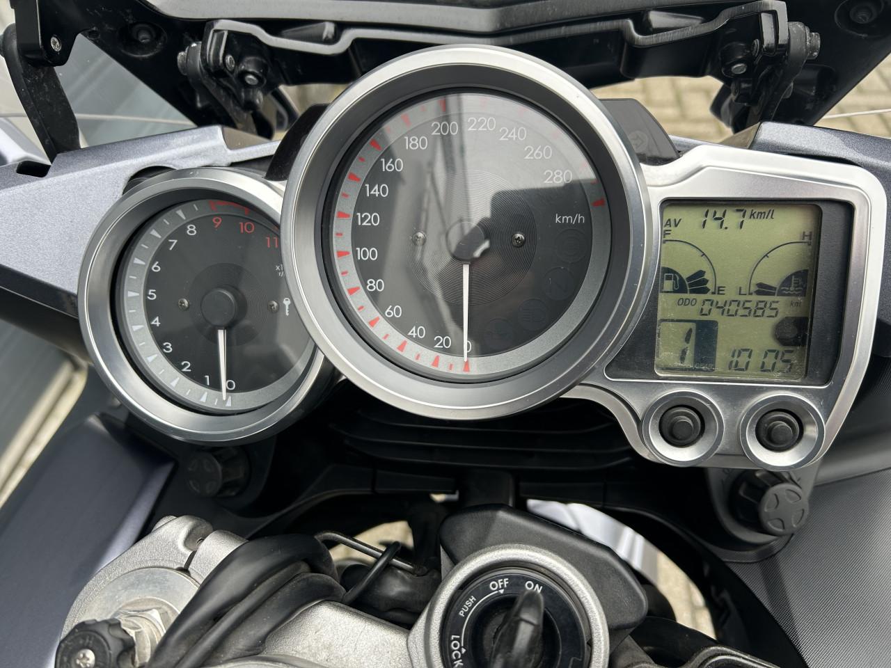 Yamaha FJR1300AS uit 2006 met 40 dkm, puntgave sportieve tourmotor €4500,-