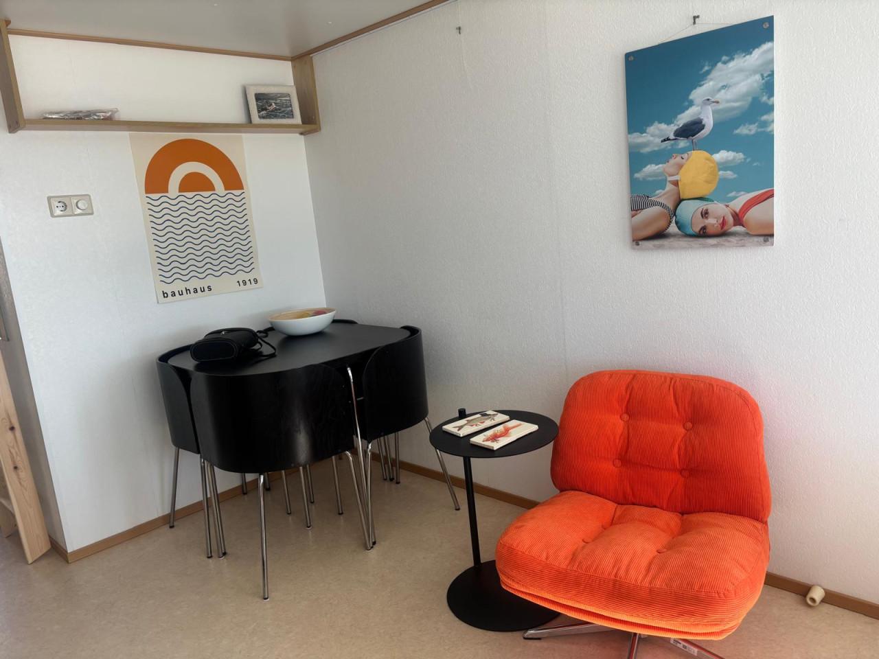 Te huur; fris Strandhuisje / slaapstrandhuisje in Dishoek