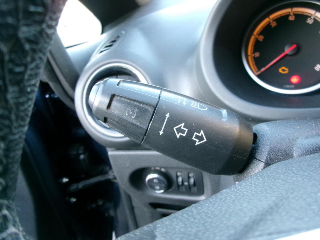 Opel Corsa 1.2-16v airco, cruise-control, trekhaak 5-drs