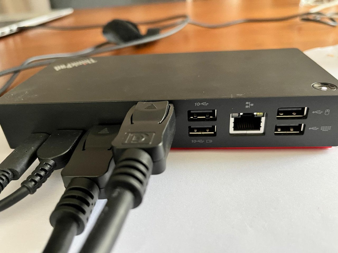 Lenovo Thinkvision (2x) + docking station + monitorarm 2V
